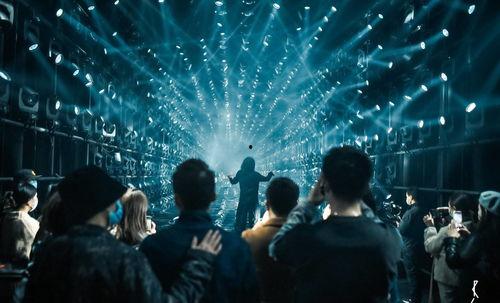 上海跳舞的网红是谁,揭秘上海热门网红舞者