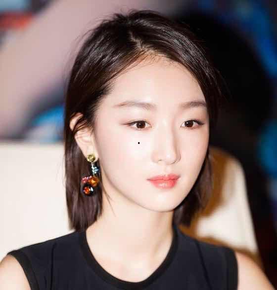 小眼睛的女明星,揭秘那些令人惊艳的女明星