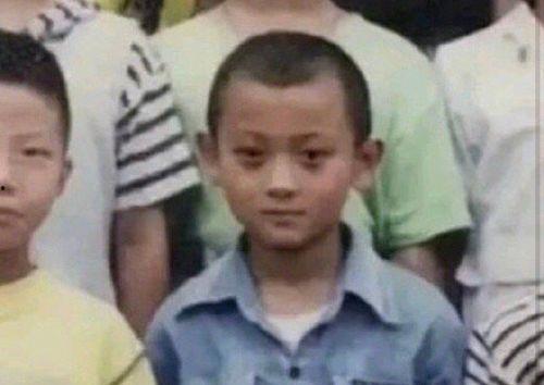 娱乐圈唠嗑吃瓜,揭秘明星幕后故事，一起吃瓜唠嗑！